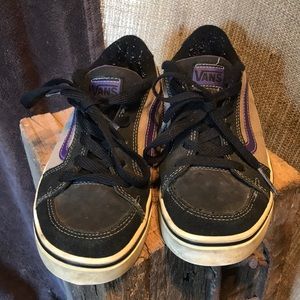 Used juniors size 4 Vans sneakers we ship fast!